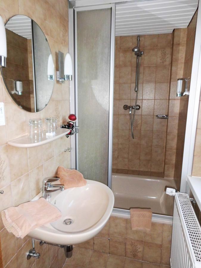 Hotel Seerose Вильгельмсхафен Экстерьер фото
